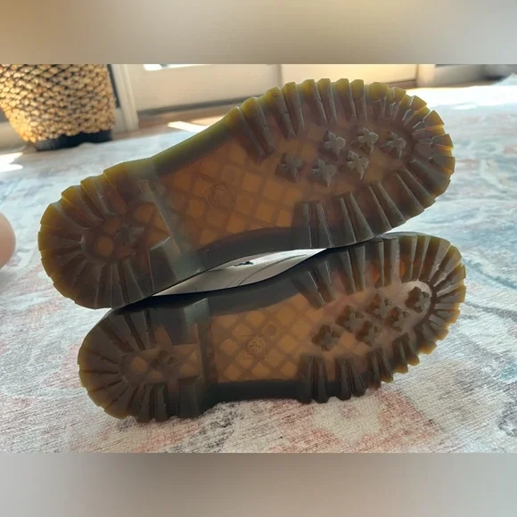 Women’s White Doc Martens - Picture 3 of 6